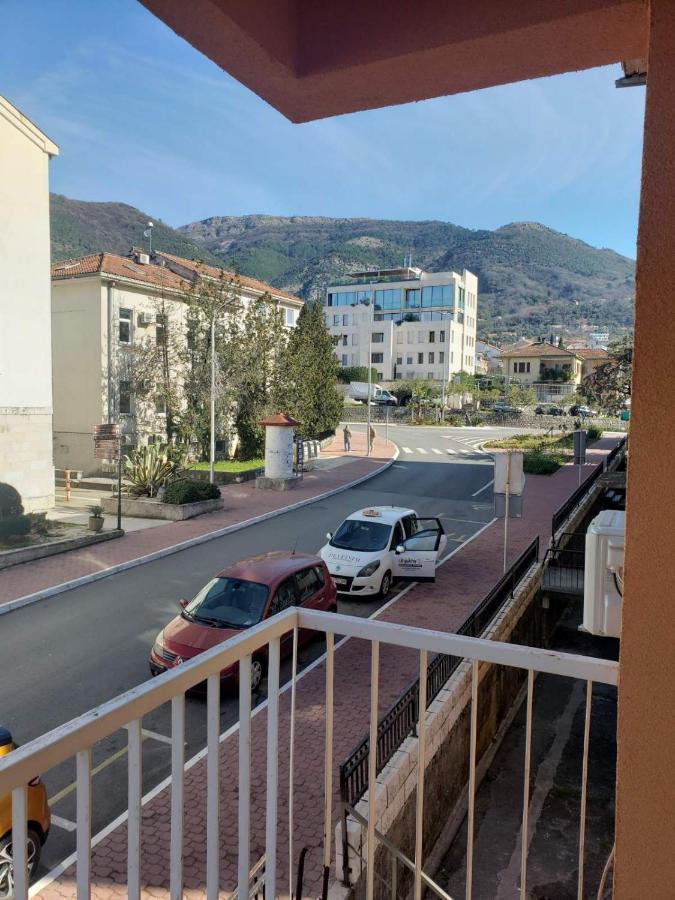 Apartment Bina Тиват Екстериор снимка