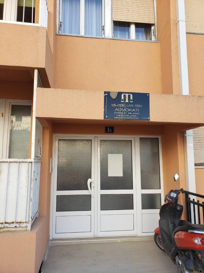 Apartment Bina Тиват Екстериор снимка