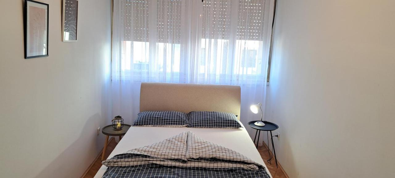 Apartment Bina Тиват Екстериор снимка
